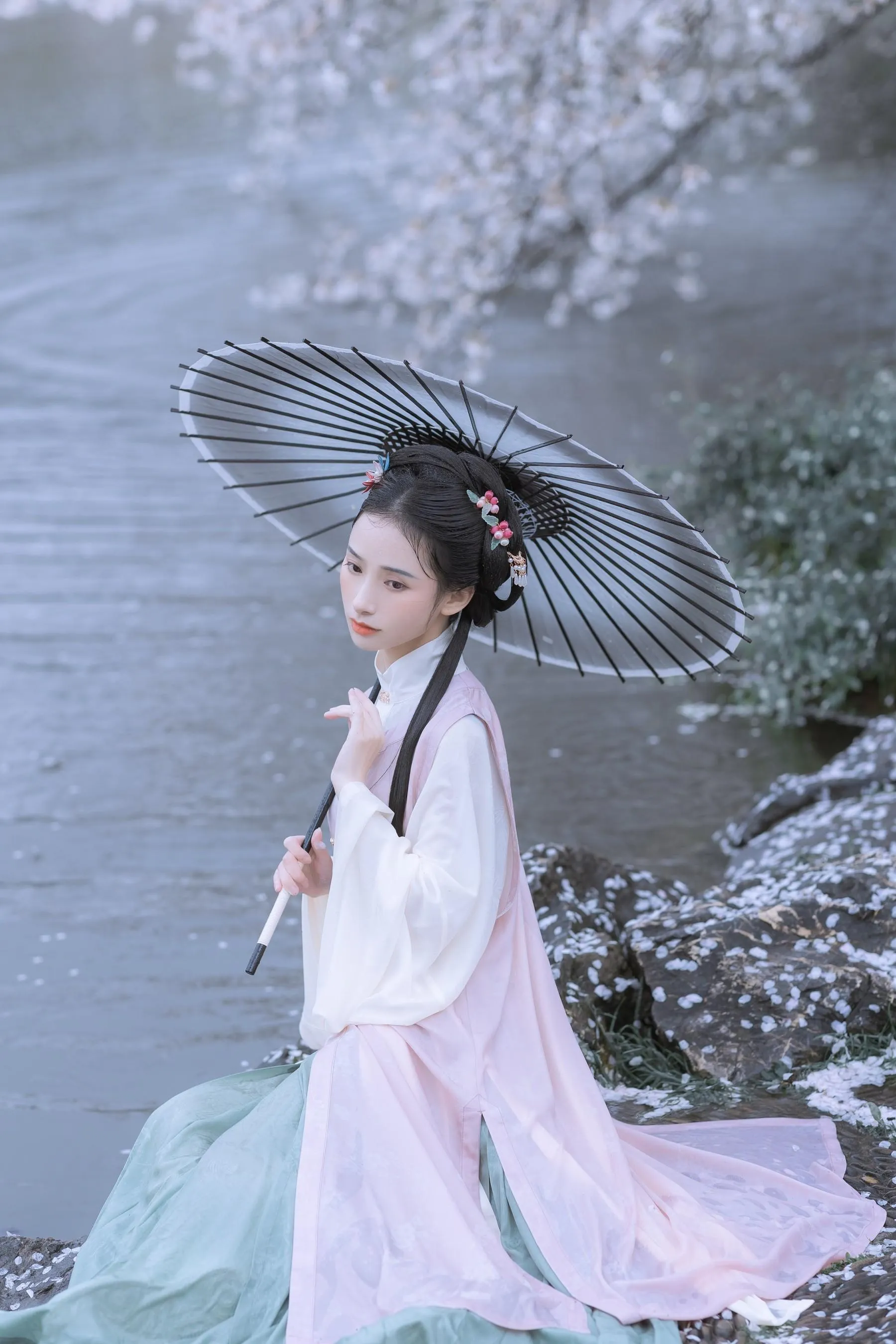 [艺图语] 2022.05.25 雨樱花 眸小妖 [46P]插图5